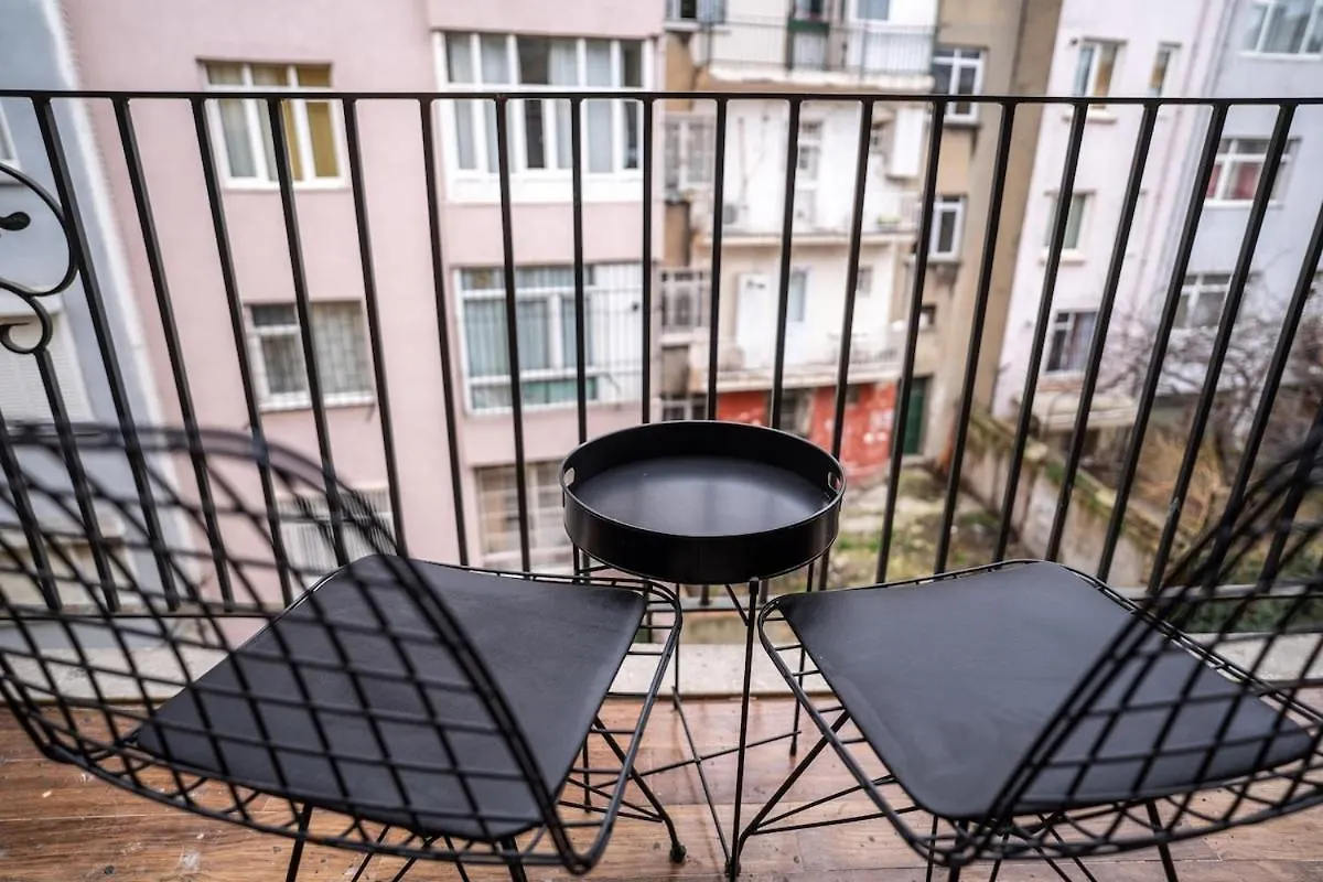 Designed 2Br Rooftop Duplex With Private Terrace Istanbul Turkey