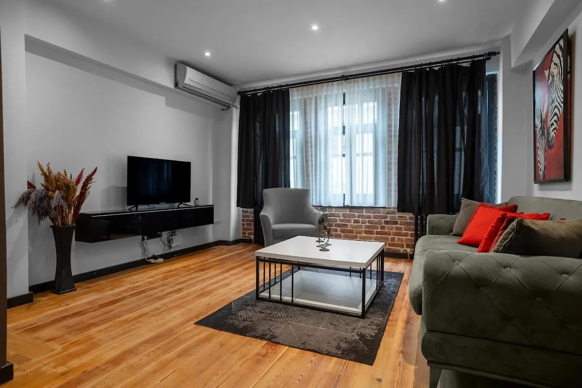 Designed 2Br Rooftop Duplex With Private Terrace Istanbul